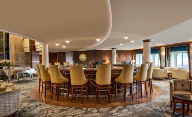 Crystal Cove lounge on Crystal Serenity
