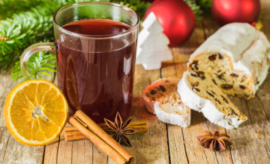  Mulled wine and Christmas stollen