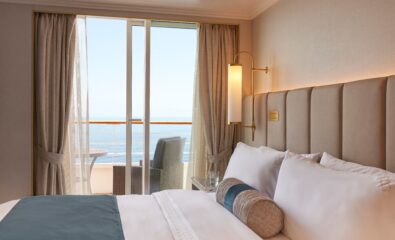 CRYSTAL_SERENITY_SAPPHIRE_2023_VERANDAH_SUITE_BEDROOM